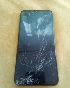 Разбилось стекло на телефоне Samsung Galaxy A13