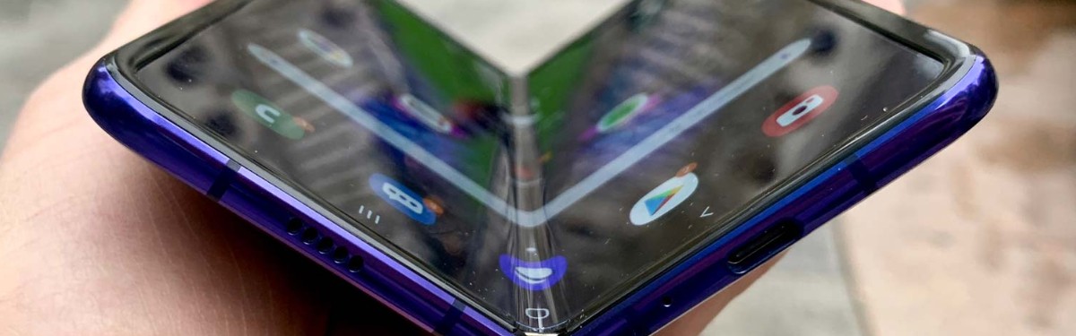 Сломался шарнир на Samsung Galaxy Z Fold3 5G