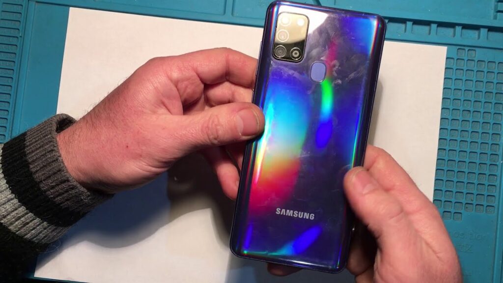 Замена дисплея на телефоне Samsung S21