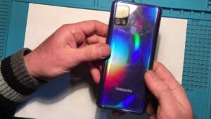Замена дисплея на телефоне Samsung S21
