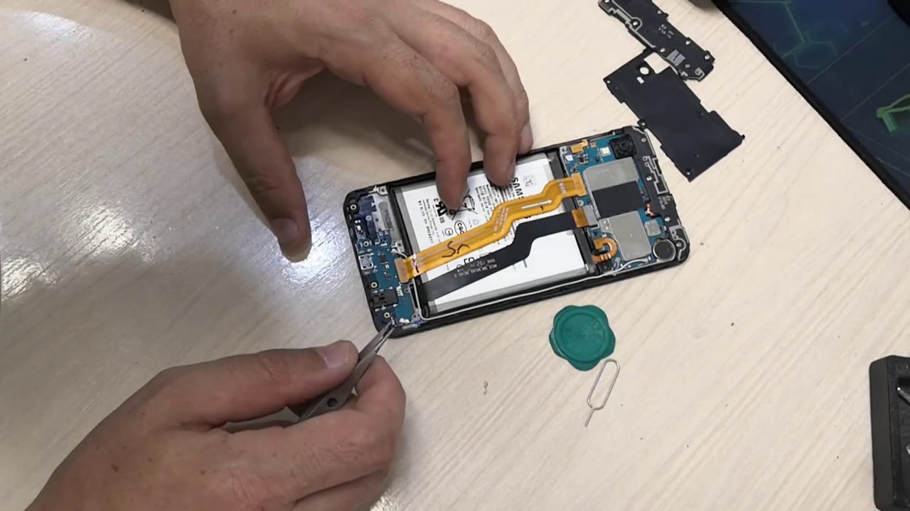 Замена дисплея на телефоне Samsung A72