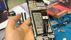 Замена дисплея на телефоне Samsung Galaxy A02