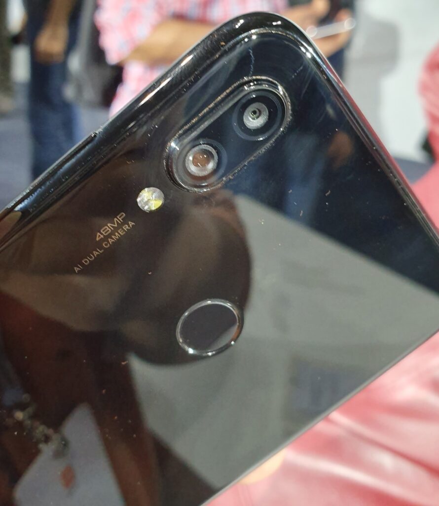 Замена стекла камеры на телефоне Xiaomi Redmi 9A