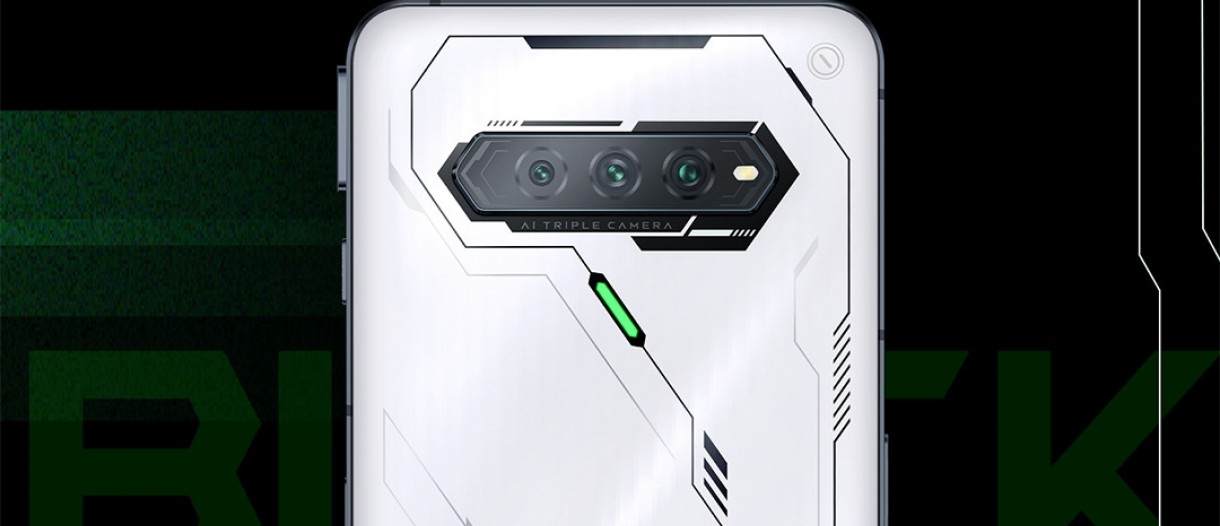 Замена стекла камеры на телефоне Xiaomi Black Shark 4S