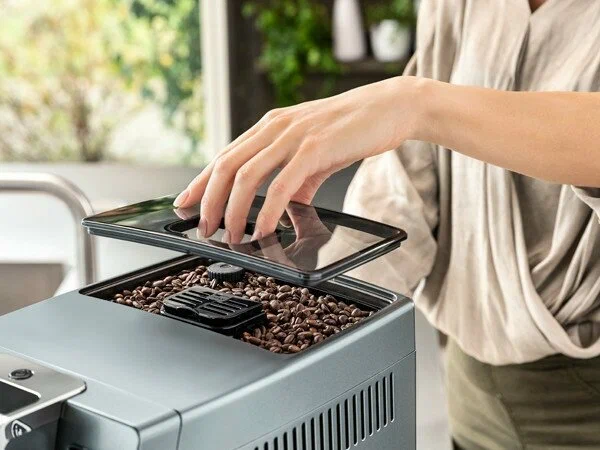 Не мелет кофе кофемашина DeLonghi ECAM350.75.S