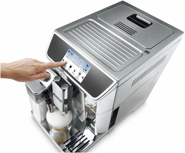 Не мелет кофе кофемашина DeLonghi ECAM 650.75.MS